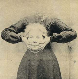 Illustration for article titled The Creepiest Headless Portraits from the Victorian Era